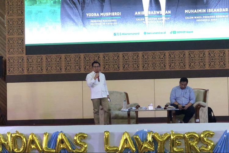 Cawapres nomor urut 1 Muhaimin Iskandar di Universitas Andalas, Lampung, Sumatera Barat, Senin (4/12/2023). 