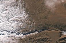 Kali Pertama dalam 37 Tahun, Salju Turun di Gurun Sahara 
