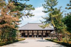 Pilar Kuil Warisan Dunia UNESCO di Nara Jepang Dirusak Turis