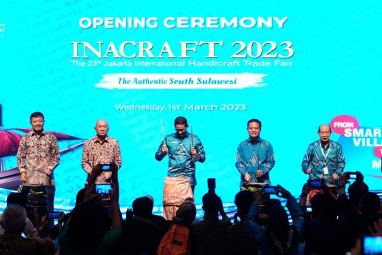 Pemerintah Provinsi Sulawesi Selatan memboyong sejumlah produk minuman dan manakan tradisional ke ajang Inacraft ke-23. 