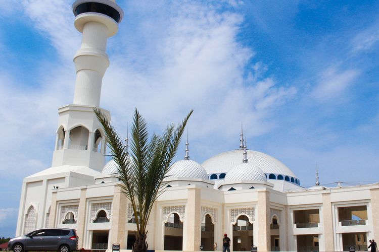 Masjid Sultan Mahmud Riayat Syah di Batam 