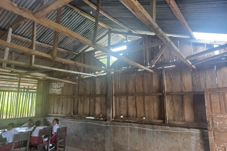 Bangunan Sekolah Dasar Negeri (SDN) Keliwatuwea di Desa Keli, Kecamatan Keo Tengah, Kabupaten Nagekeo. Kondisinya sangat memprihatinkan.