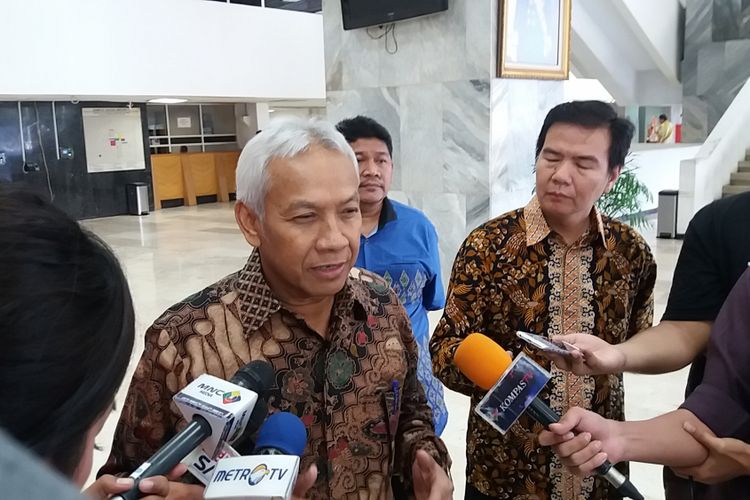 Wakil Ketua DPR RI Agus Hermanto di Kompleks Parlemen, Senayan, Jakarta, Jumat (16/6/2017).