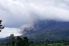 Gunung Sinabung Kembali Mengalami Guguran Lava Sejauh 1.000 Meter