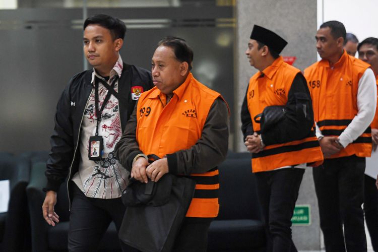 Dari Gerbang Kampus ke Gerbang Korupsi