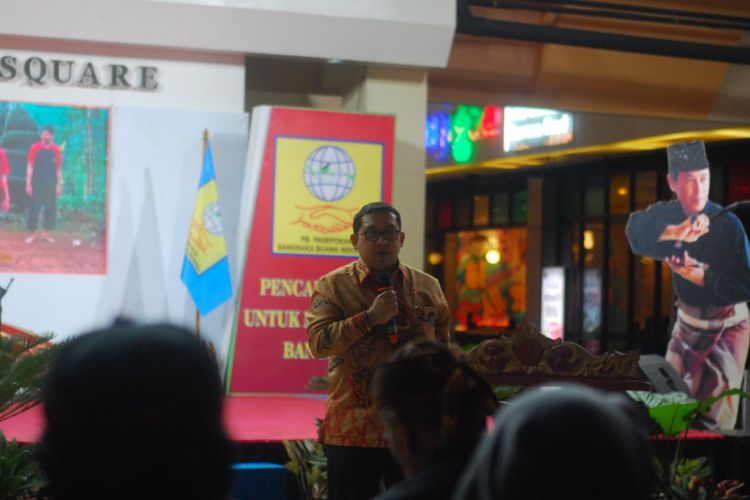 Wakil Ketua DPR RI Fadli Zon saat memberikan sambutan dalam acara Pembukaan Sarasehan dan Festival Pencak Silat Seni Tradisi, di Bogor, Selasa (28/11/2017).
