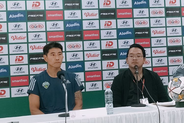 Pelatih Jeonbuk Hyundai Motors FC Cho Sung Hwan
