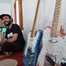 Kiprah Pemuda Cianjur Olah Limbah Tutup Botol Plastik Jadi Gitar Elektrik