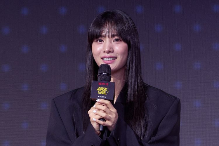 Aktris Nana, member girl group After School, saat konferensi pers serial Netflix Mask Girl di Korea Selatan,  Rabu (16/8/2023).
