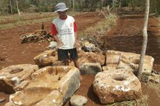 Buka Jalan, Warga Temukan Potongan Batuan Diduga dari Zaman Megalitik