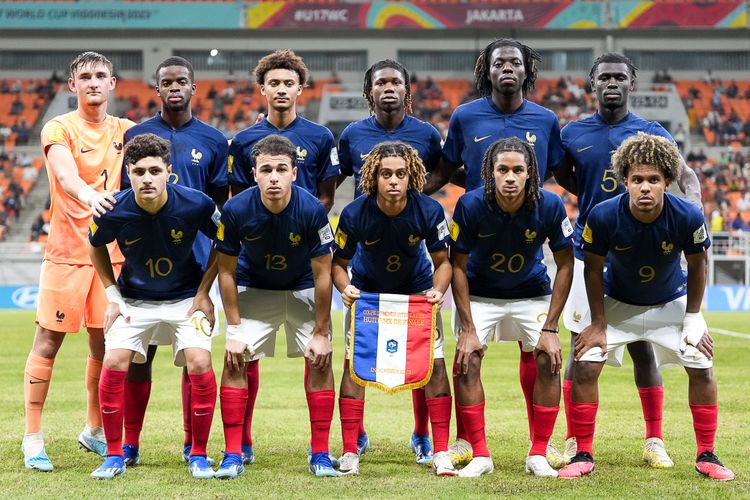 Susunan pemain timnas U17 Perancis saat melawan Senegal pada laga babak 16 besar Piala Dunia U17 2023 yang digelar di Jakarta International Stadium, Jakarta, pada Rabu (22/11/2023). Perancis lolos ke semifinal dan akan melawan Mali.
