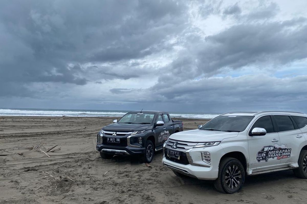 Jajal Mitsubishi Pajero Sport di Pantai Karang Tirta