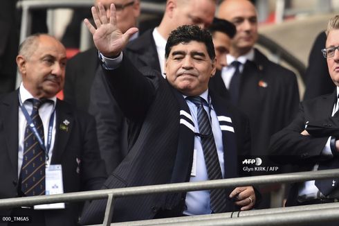 VIDEO - Maradona Beri Ucapan Selamat untuk Top Skor Baru Napoli