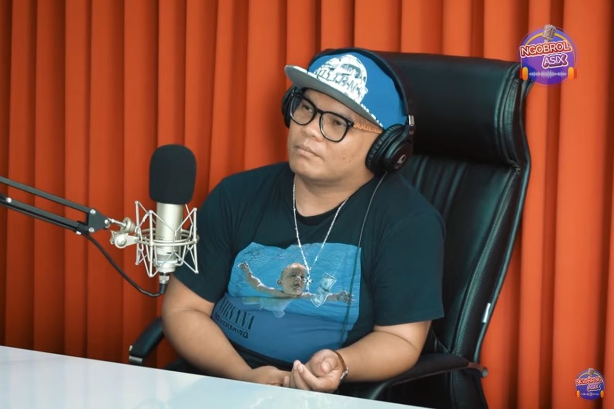 Artis musik Doadibadai Hollo atau dikenal Badai eks Kerispatih ngobrmenjadi tamu kanal YouTube Ngobrol Asix.