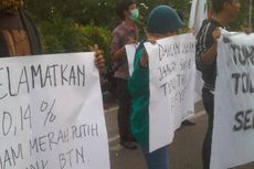 Mahasiswa Ekonomi Surabaya Demo Tolak Akuisisi BTN