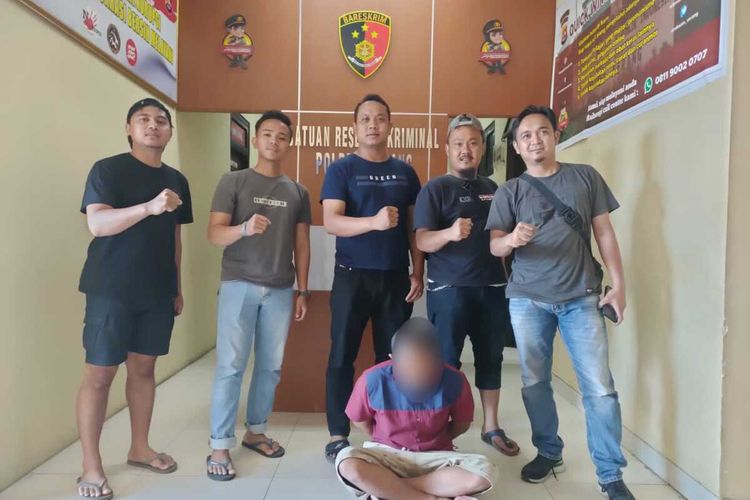 Satuan Reserse Kriminal Polres Serang mengamankan pelaku pembuat dan pengedar uang palsu di Kecamatan Pamarayan, Serang, Banten.