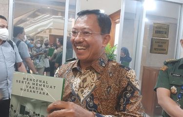 Mantan Menteri Kesehatan Terawan Agus Putranto di Kompleks Parlemen, Jakarta, Senin (20/6/2022).