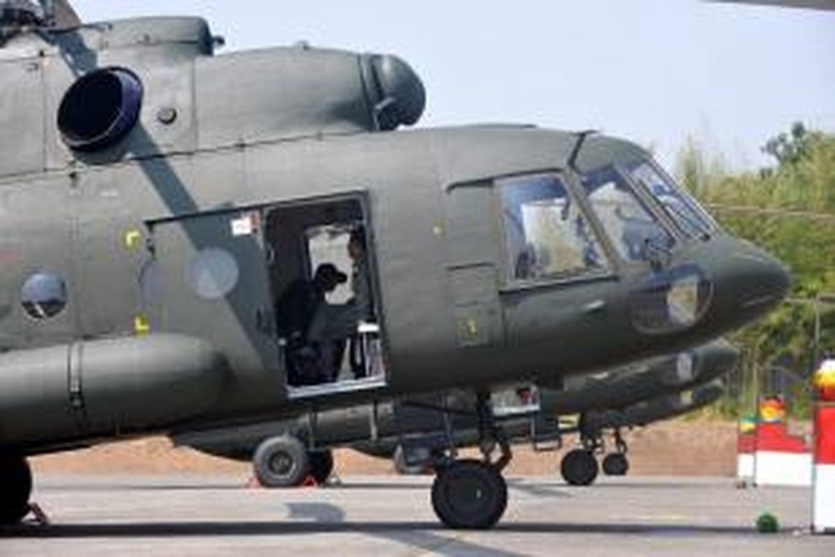 Enam unit helikopter Mi-17 V5 buatan Rusia resmi memperkuat TNI Angkatan Darat. Peresmian itu ditandai dengan penyerahan enam unit helikopter dari Rusia kepada Pemerintah Indonesia melalui Kementerian Pertahanan di Skadron 21/Sena, Pondok Cabe, Tangerang Selatan, Banten, Jumat (26/8/2011). Enam helikopter Mi-17 V5 tersebut merupakan helikopter angkut militer yang dapat mengangkut 36 personel atau beban seberat tiga ton.