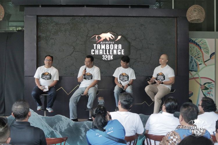 Konferensi Pers Kompas Tambora Challenge di kawasan Senayan, Jumat (21/2/2020). 