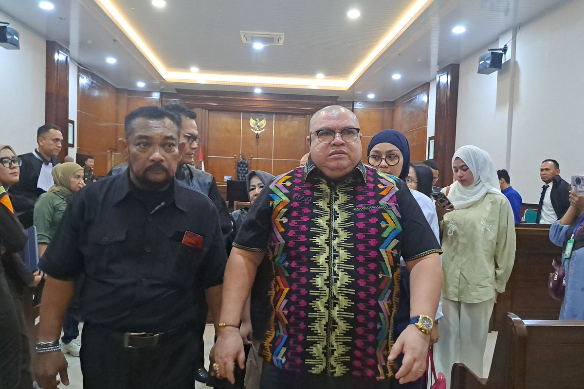 Pengacara Razman Arif Nasution usai menghadiri sidang pembacaan tuntutan di Pengadilan Negeri Jakarta Utara, Rabu (16/7/2025)