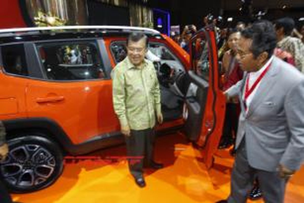 Wakil Presiden RI, Jusuf Kalla berkeliling IIMS 2015