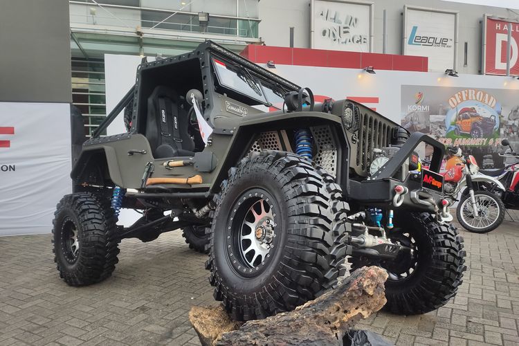 The Conqueror Jeep buatan AM Putranto dan AMP Garage di IIMS Hybrid 2022