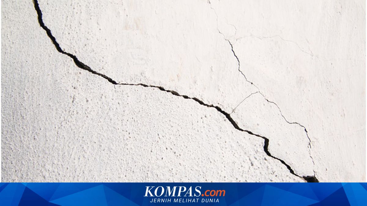 Penyebab dan Cara Mengatasi Dinding Retak Rambut, Simak!