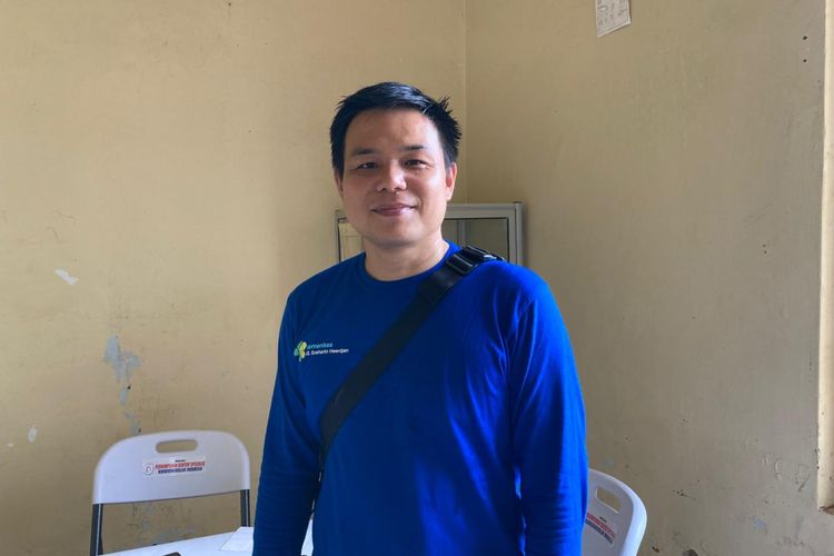 dr. Willy Steven, Sp.KJ, relawan dari Kementerian Kesehatan Republik Indonesia (Kemenkes RI), saat diwawancarai di RSUD Aceh Tamiang, Kabupaten Aceh, Provinsi Aceh, Minggu (28/1/2025).