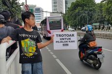 Trotoar di Jakarta Tidak Ramah bagi Pejalan Kaki dan Penyandang Disabilitas
