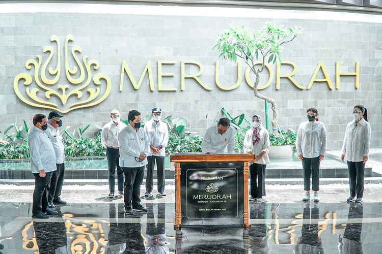 Peresmian Hotel Meruorah di Labuan Bajo, Nusa Tenggara Timur (NTT) yang ditandai penandatangana prasasti oleh Presiden Joko Widodo (Jokowi), Kamis (14/10/2021).