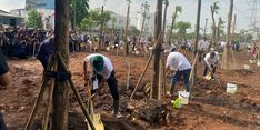 Antam Ikut Kegiatan Penanaman Pohon bersama Presiden Jokowi di Hutan Kota Jaktim