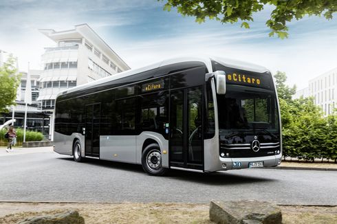 Bus Listrik Mercedes Benz Diundur Lagi, Siap Ikut Arahan Pemerintah