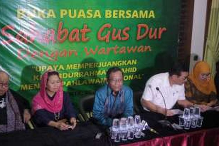 Sejumlah tokoh masyarakat dan perwakilan Pemerintah sepakat untuk mendorong pemberian gelar pahlawan nasional kepada Presiden RI keempat Abdurrachman Wahid atau dikenal dengan nama Gus Dur. Rabu (22/6/2016).