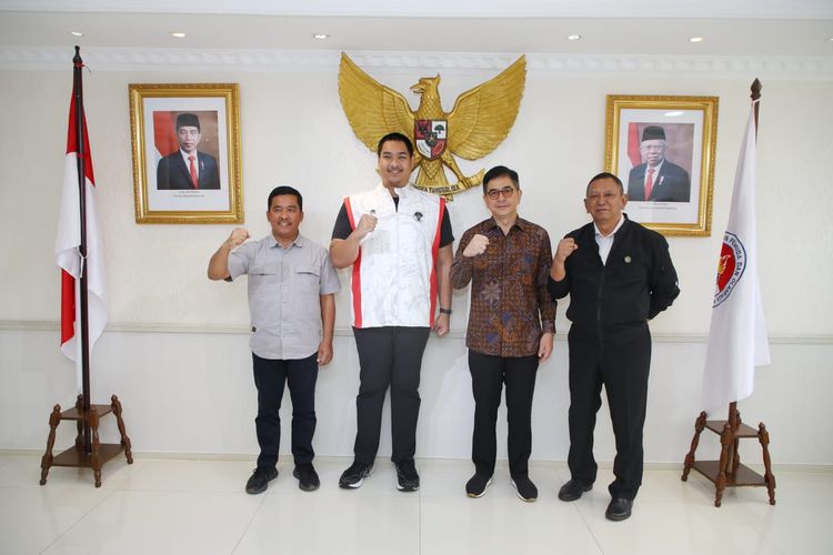 Menpora Dito Ariotedjo menerima audiensi Ketua Umum PB Perpani, Arsjad Rasjid, di Kantor Kemenpora, Jakarta, Jumat (11/8/2023). 