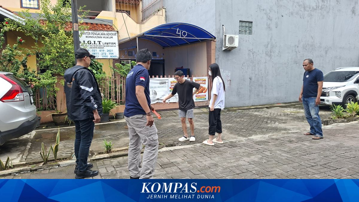 Pengacara Todo Siagian Bantah Terlibat Penganiayaan Warga di Jakbar ~SN

Klik untuk baca: