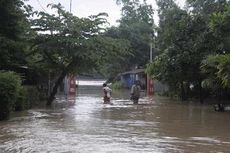 Empat Rumah Roboh Diterjang Banjir Bandang