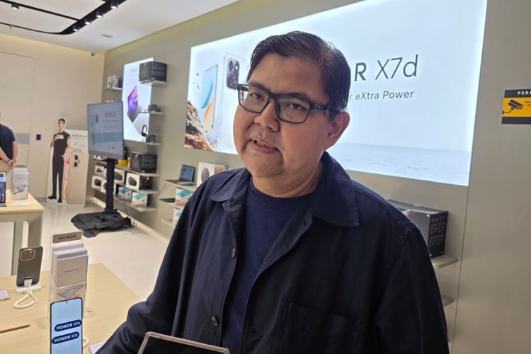 Aryo Meidianto Aji, Head of Public Relations PT Trinova Digital Indonesia, selaku distributor Honor di Indonesia, saat ditemui di acara hands-on Honor X7d dan X6c di Jakarta Selatan, Kamis (13/5/2026).