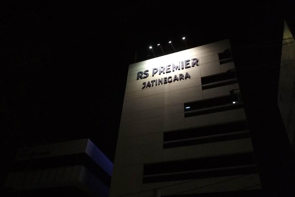 Rumah Sakit Premiere Jatinegara merupakan salah satu rumah sakit yang digunakan untuk merawat korban ledakan bom Kampung Melayu pada Rabu (24/5/2017).