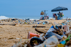 Kerja Sama dengan YKKS, Sampah Plastik RSU Negara Diolah Menjadi Kaki Palsu
