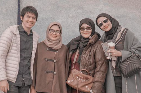 Kenang Mendiang Ibu Irwansyah, Zaskia Sungkar: Idolaku dalam Pelajaran Hidup