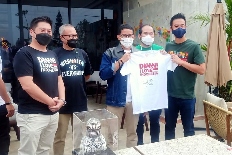 Menteri Pariwisata dan Ekonomi Kreatif Sandiaga Uno menghadiri peresmian Hotel Cartel milik Daniel Mananta di Jalan Ir H Juanda, Kota Bandung, Senin (18/10/2021).