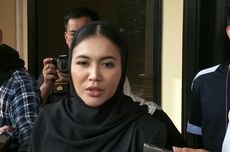 Pakaian Hitam hingga Tangisan Warnai Pertemuan Denada dan Mantan Suami di Tahanan