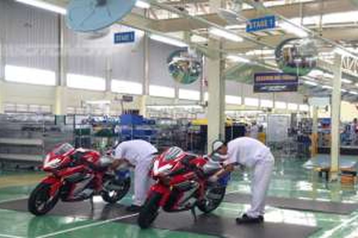 Lini produksi All New Honda CBR250RR di Karawang, Jawa Barat.