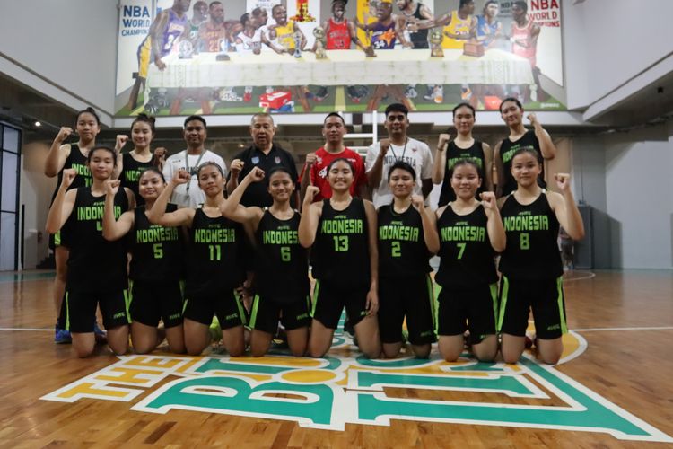 Para pemain timnas bola basket putri U18 Indonesia yang akan tampil dalam ajang FIBA U-18 Women?s Asian Championship 2022. 