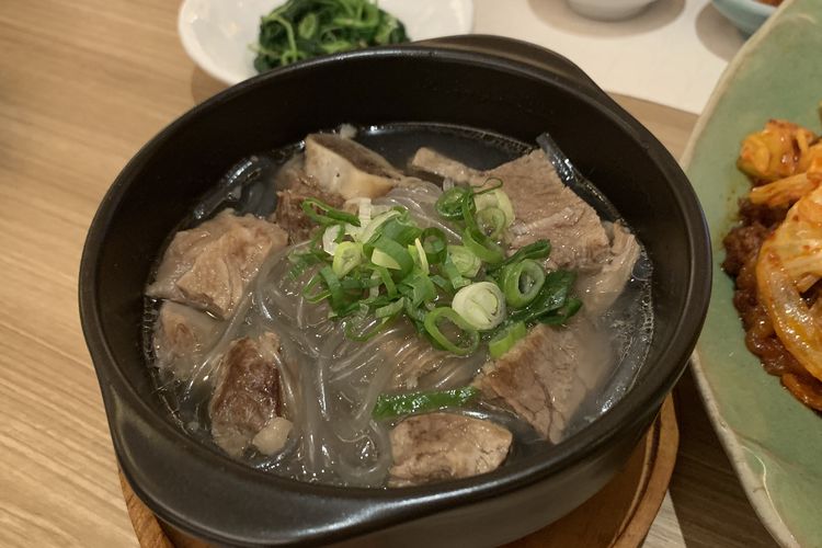 Meat soup at the Korean restaurant Samwon by Samwon Garden, Grand Indonesia Mall.