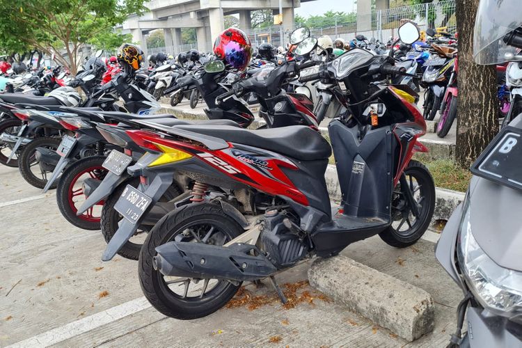 Ilustrasi parkir motor di bandara Soekarno-Hatta