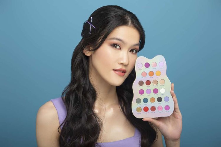 Dear Me Beauty x Yupi meluncurkan produk kecantikan Baby Bears Eyeshadow Palette.