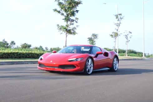 [VIDEO] Begini Rasanya Nyetir Supercar Ferrari 296 GTB