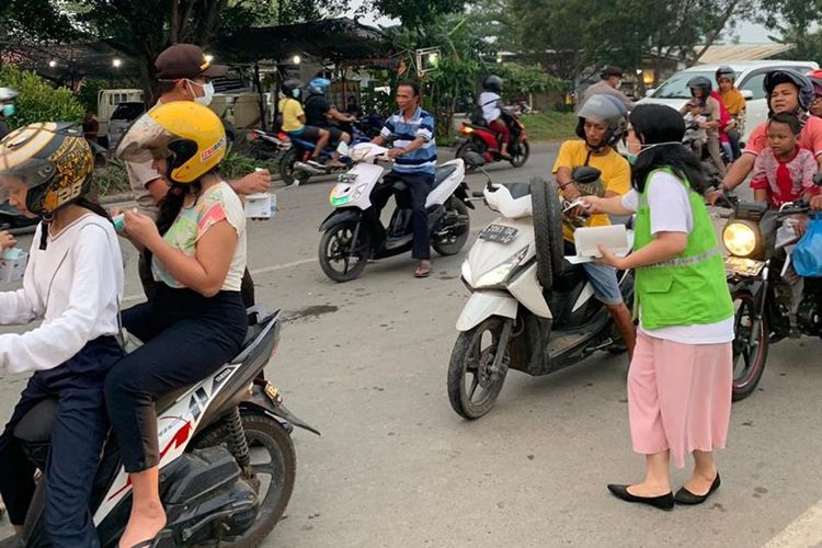 Dinas Kesehatan Kota Batam, Kepulauan Riau melarang ibu hamil untuk keluar rumah jika tidak ada keperluan yang medesak. Hal ini dilakukan terkait semakin tebalnya kabut asap yang menyelimuti udara Batam hingga membuat kualitas udara Batam masuk kategori tidak sehat.