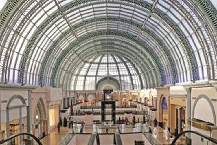 Apple inc akan membuka Apple Store terbesar di dunia di Mall of Emirates, Dubai.